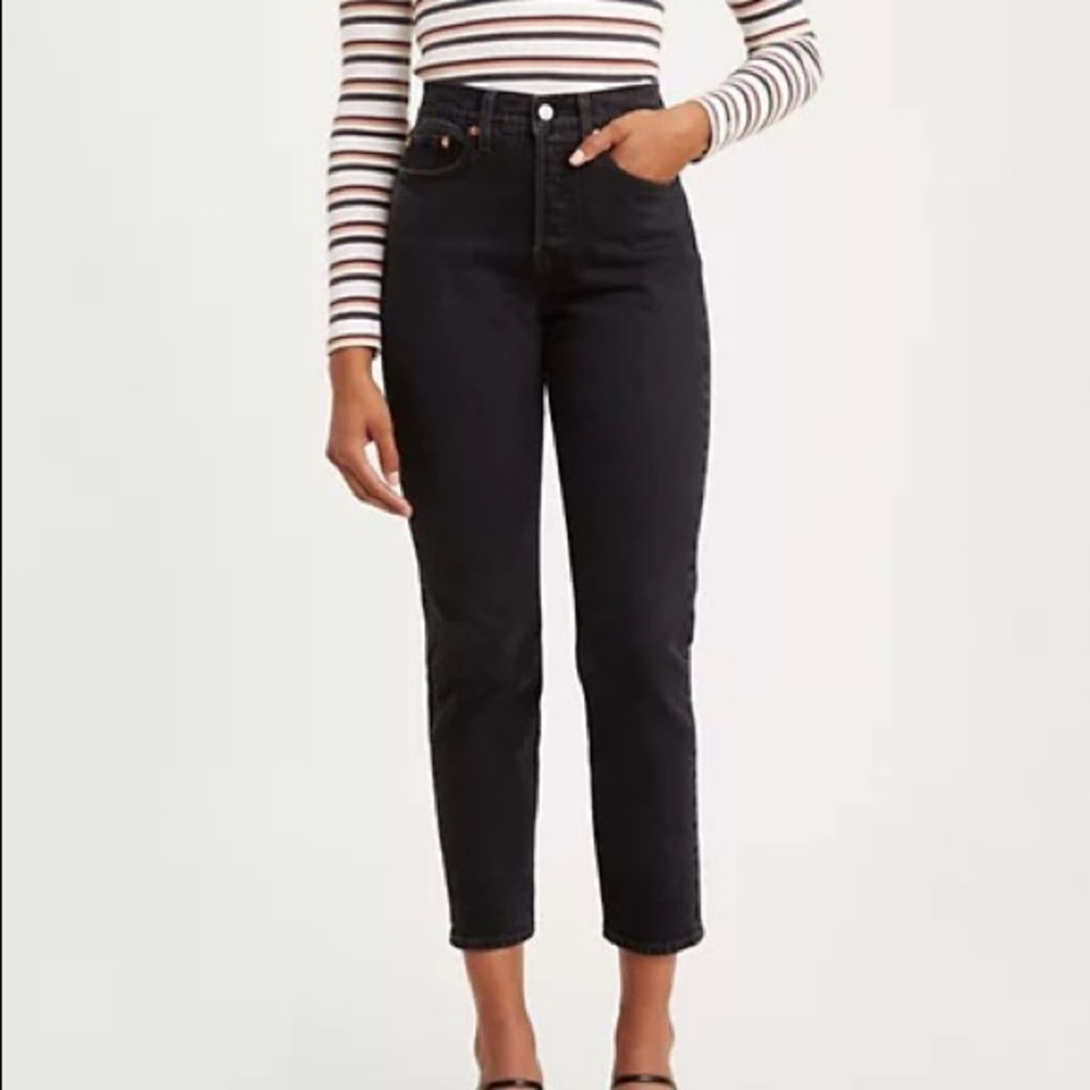 Levi’s wedgie ankle jean size 27